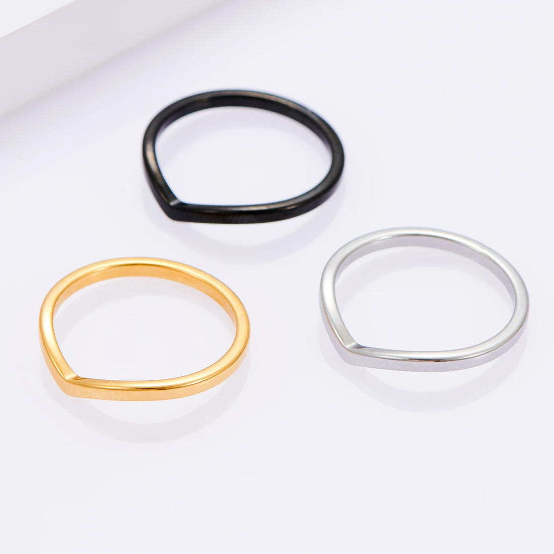 3mm Fashion Peach Heart V-shaped Women's Ring Stackable Stainless Steel Women's Tail Ring Simple Glossy Ring