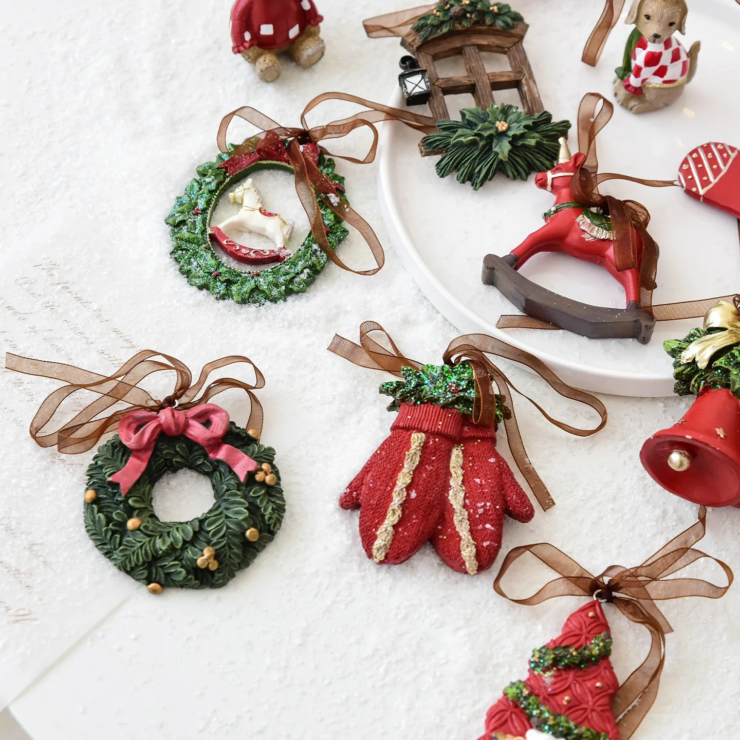 

Jingle Bell Wreath Xmas Tree Charms Christmas Resin Pendant Retro Colorful Painted Ornaments New Year Party Favors Decor