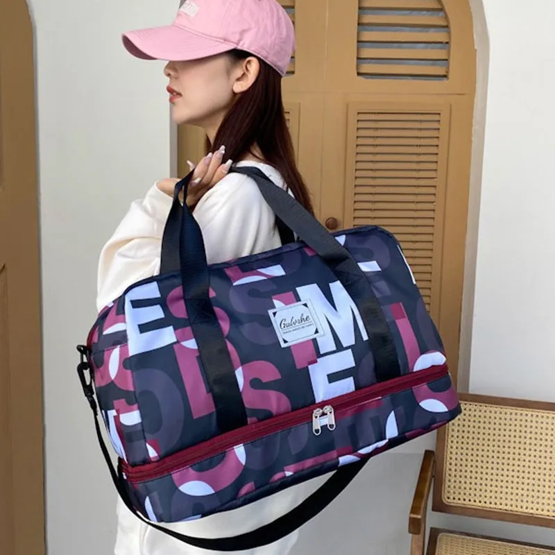 Новая сумка для фитнеса, новинка 2025, простая модная повседневная портативная дорожная сумка с буквенным принтом для йоги, большая вместительная сумка для багажа