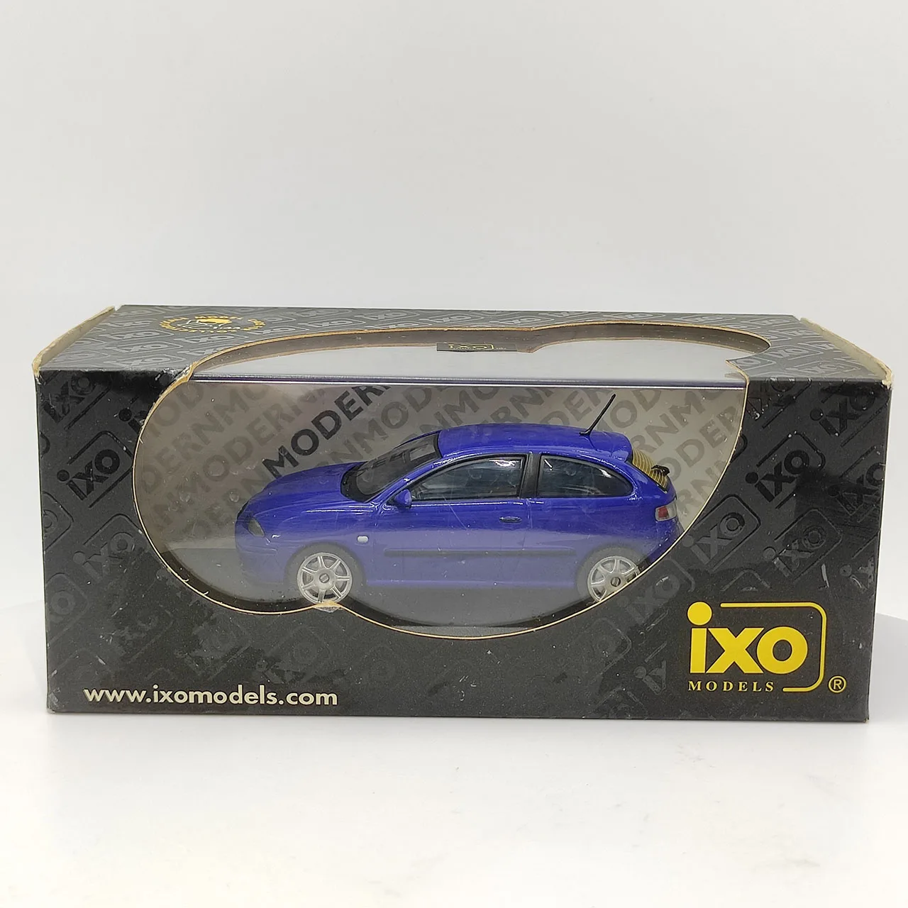 

Дефект поверхности краски, литой под давлением, масштаб 1:43, IXO SEAT IBIZA 2,0 2002, модель автомобиля из синего сплава, Коллекционная игрушка, подарок, сувенирный дисплей