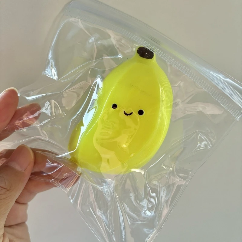 Giocattoli di banana in gomma morbida fatti a mano Giocattoli di compressione con clip per alimenti con rimbalzo lento per alleviare la pressione Giocattoli per regali di festa per bambini