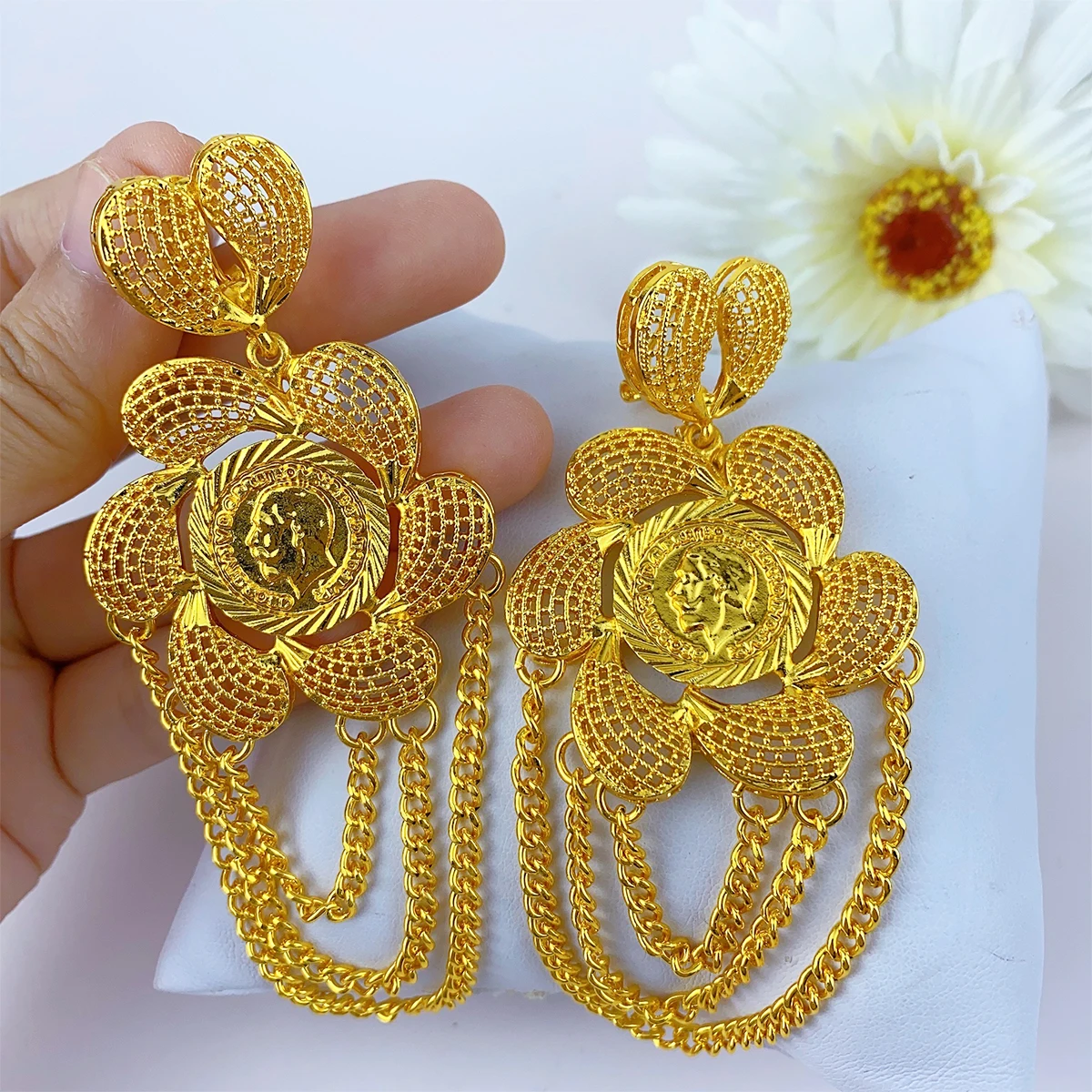 Dubai 24 Karat Gold Farbe Münze große Quasten Ohrringe für Dame Nigeria afrikanische vergoldete Armreifen Ohrringe Party Geschenke Äthiopien Schmuck