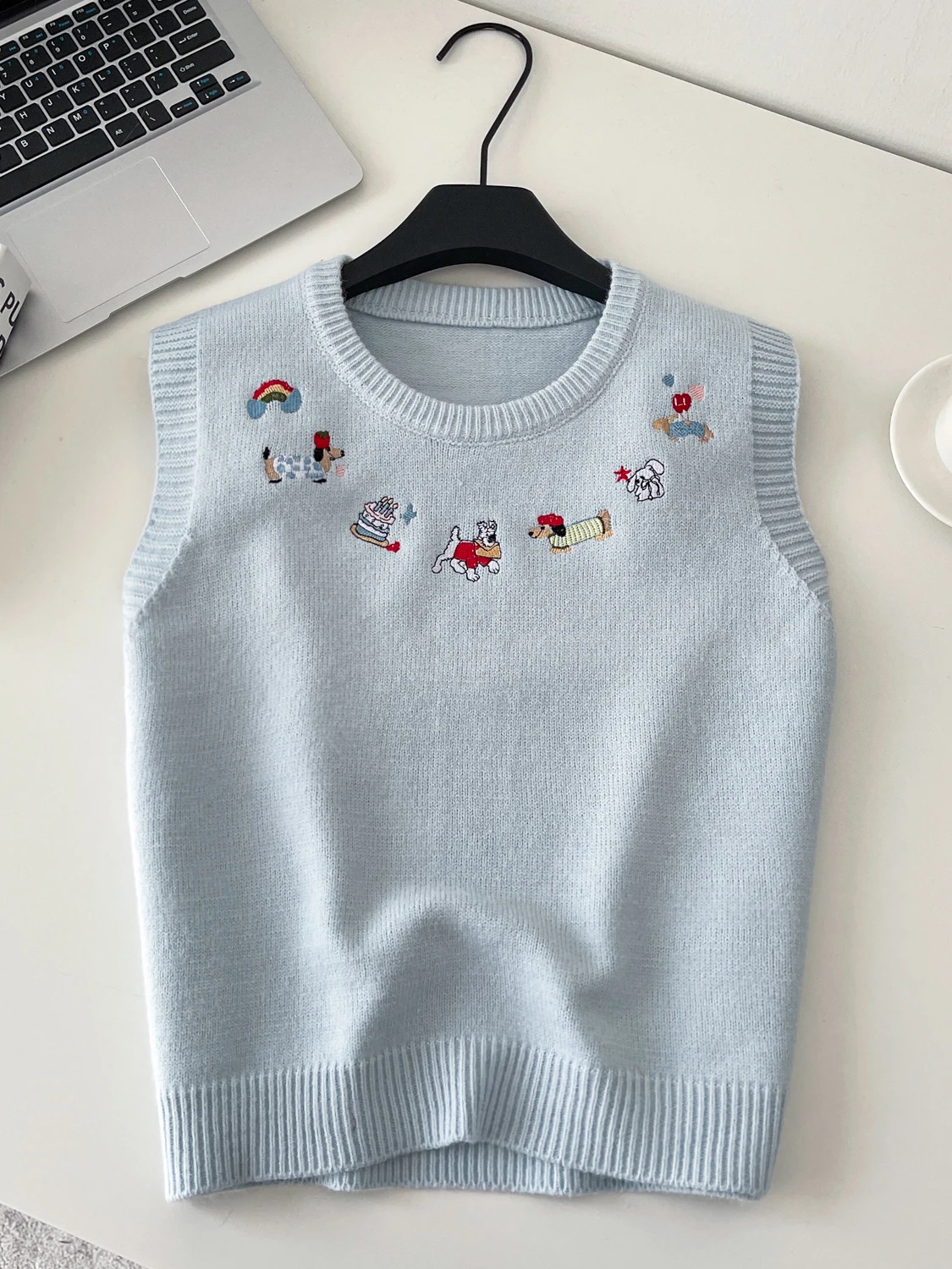 

Korean Sweet Soft Sle Layered Outerwear Cute Embroidery round Ne Svel Knitted Vest Women Versatile Tank Top