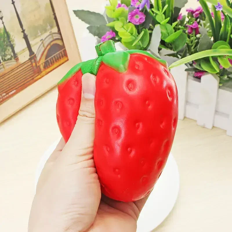 Super Relief Jumbo Strawberry Squishi Cream Scented Squishy Slow Rising Antistress Toy Kids Grownups Squeeze Toys Small/Big size