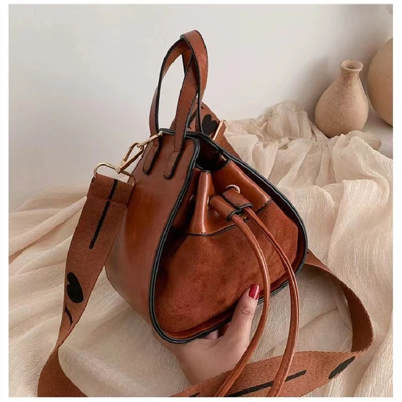 

Small Women's Bucket Bags Female Shoulder Casual Leather for Lady Designer 2022 Brand Handbags Lady PU Crossbody Drawstring Bag