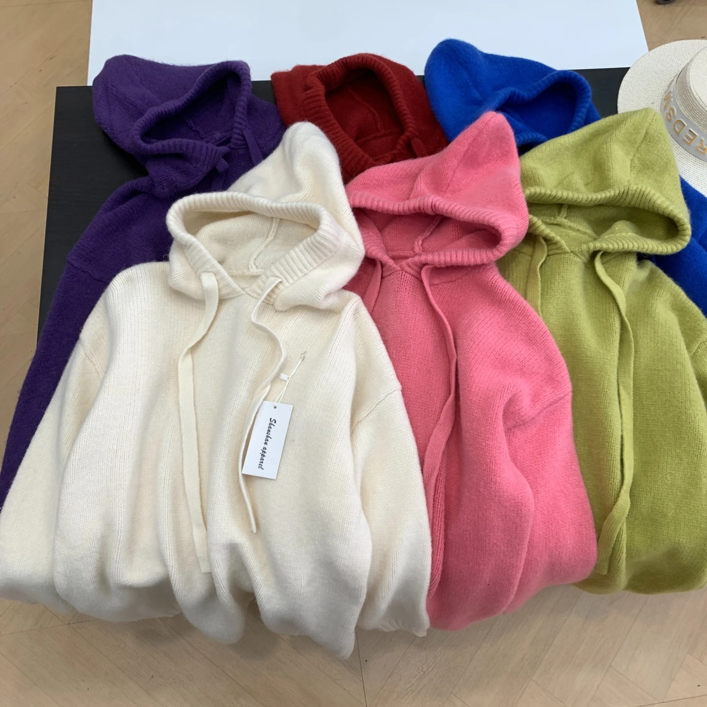 Pure Color Simple H… - image