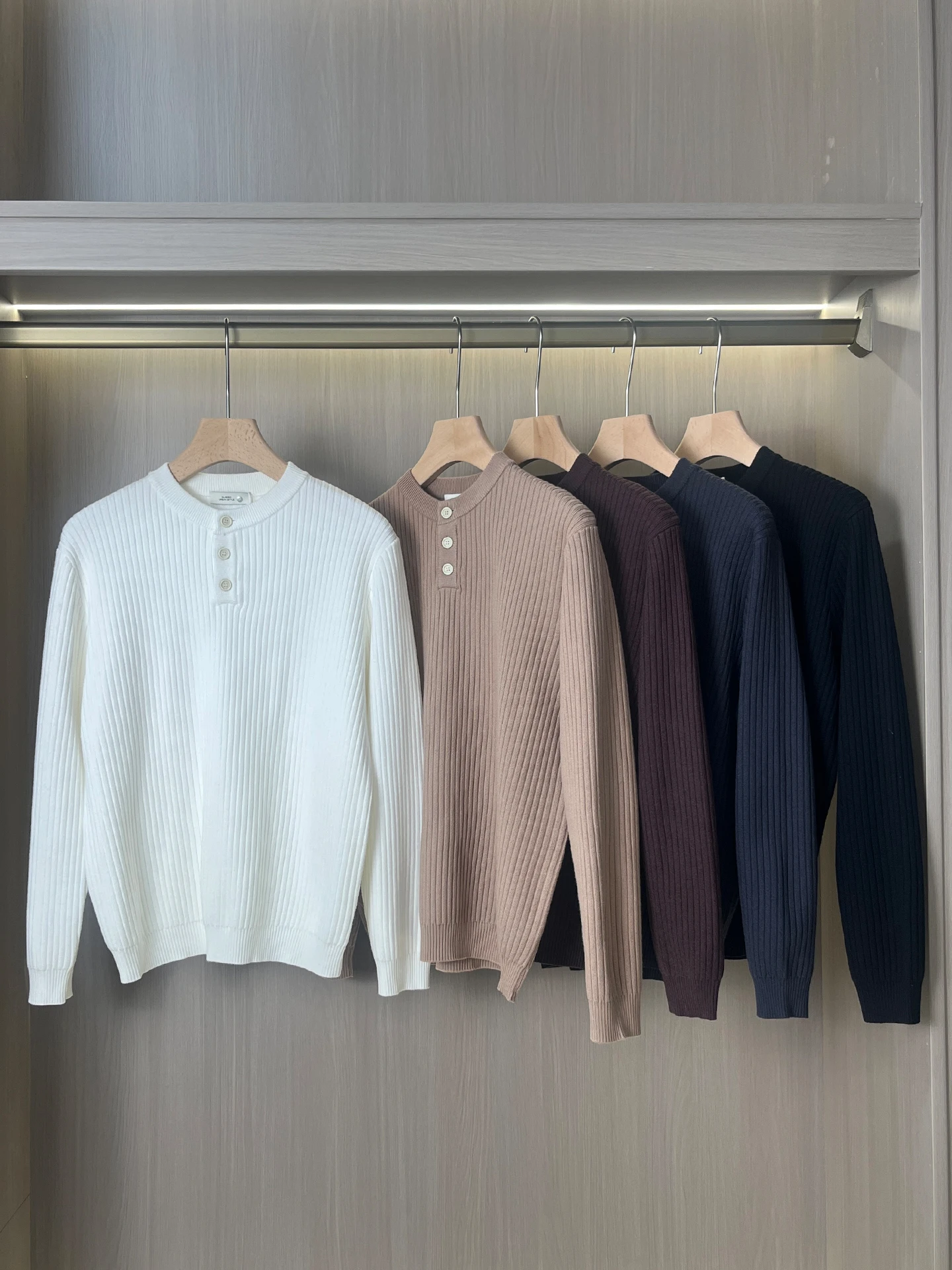 

Мужской свитер премиум-класса с воротником-стойкой, вязаный, повседневный, свободного кроя, осенне-зимний, эластичный, мягкий и комфортный...