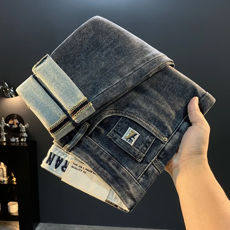 

Осень 2025 года, зауженные джинсы, мужской стиль, новинка 2025, модные брендовые эластичные мужские брюки высокого класса с прямыми штанинами, облегающие брюки с маленькими штанинами