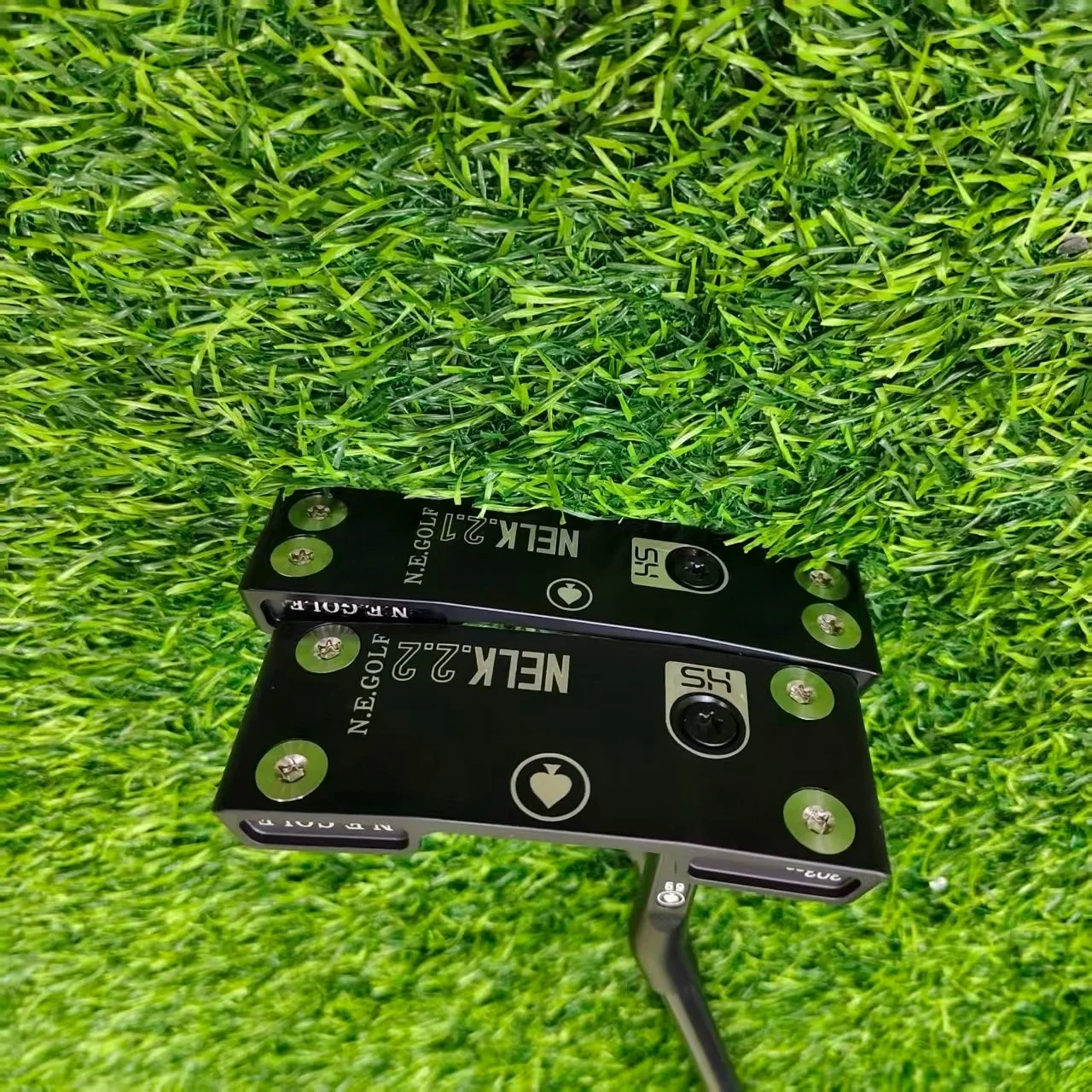 NELK 2.2/2.1right hand putterGolf Putter, head made of 303 stainless steel, with a black stainless steel shaft, lengths