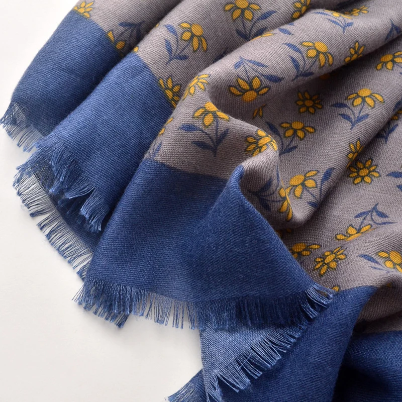 Women\'s Scarf Cotton Hemp Hand Feel Korean Edition Navy Blue Small Fragmented Flower Long Thermal Scarf Viscose Hugs And Shawls