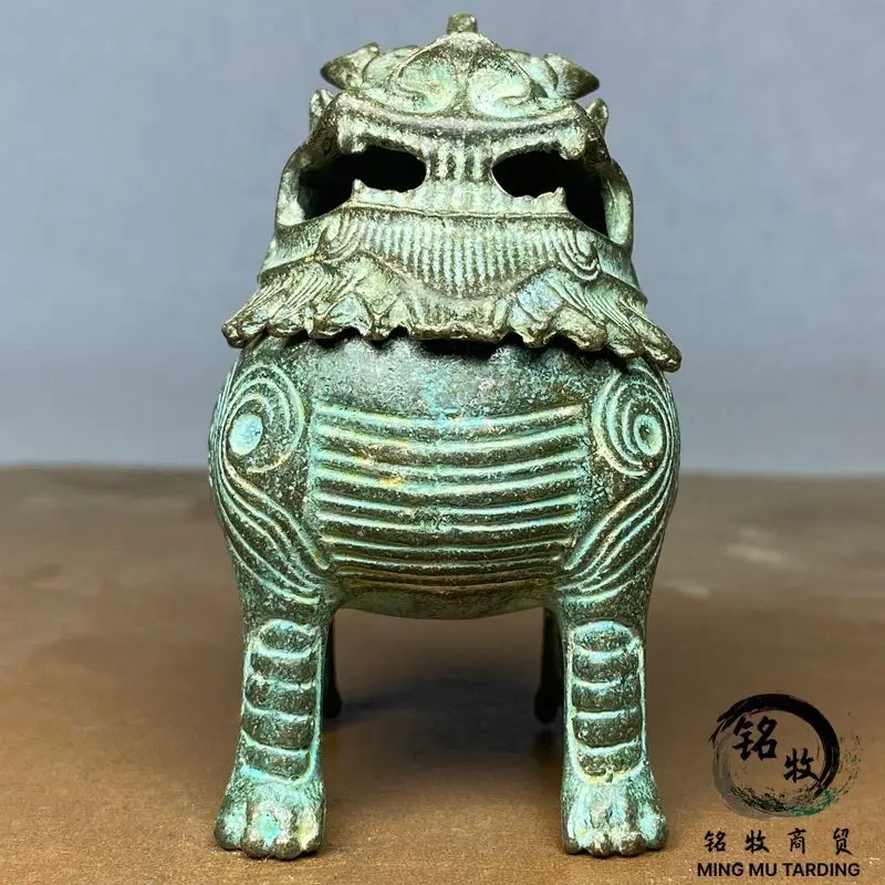 Retro Hollow four-legged auspicious beast incense burner Ornament Decoration Tea Pet Figurines Desk Decor Accessories