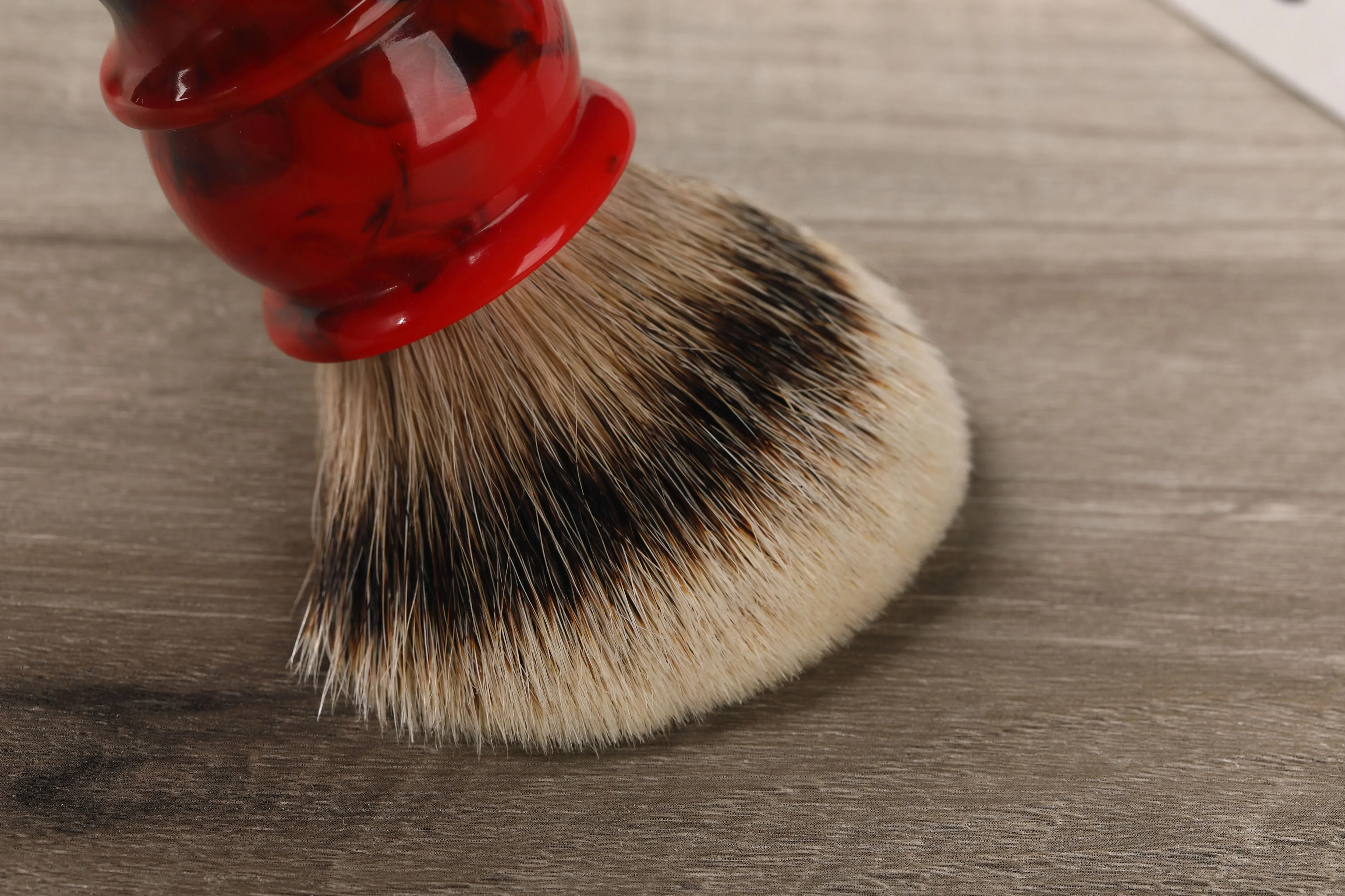2026 Yaqi Herren-Rasierpinsel 24MM 100% Silvertip Roter Harzgriff Premium-Qualität für Pflege und Schönheit – Detail 6