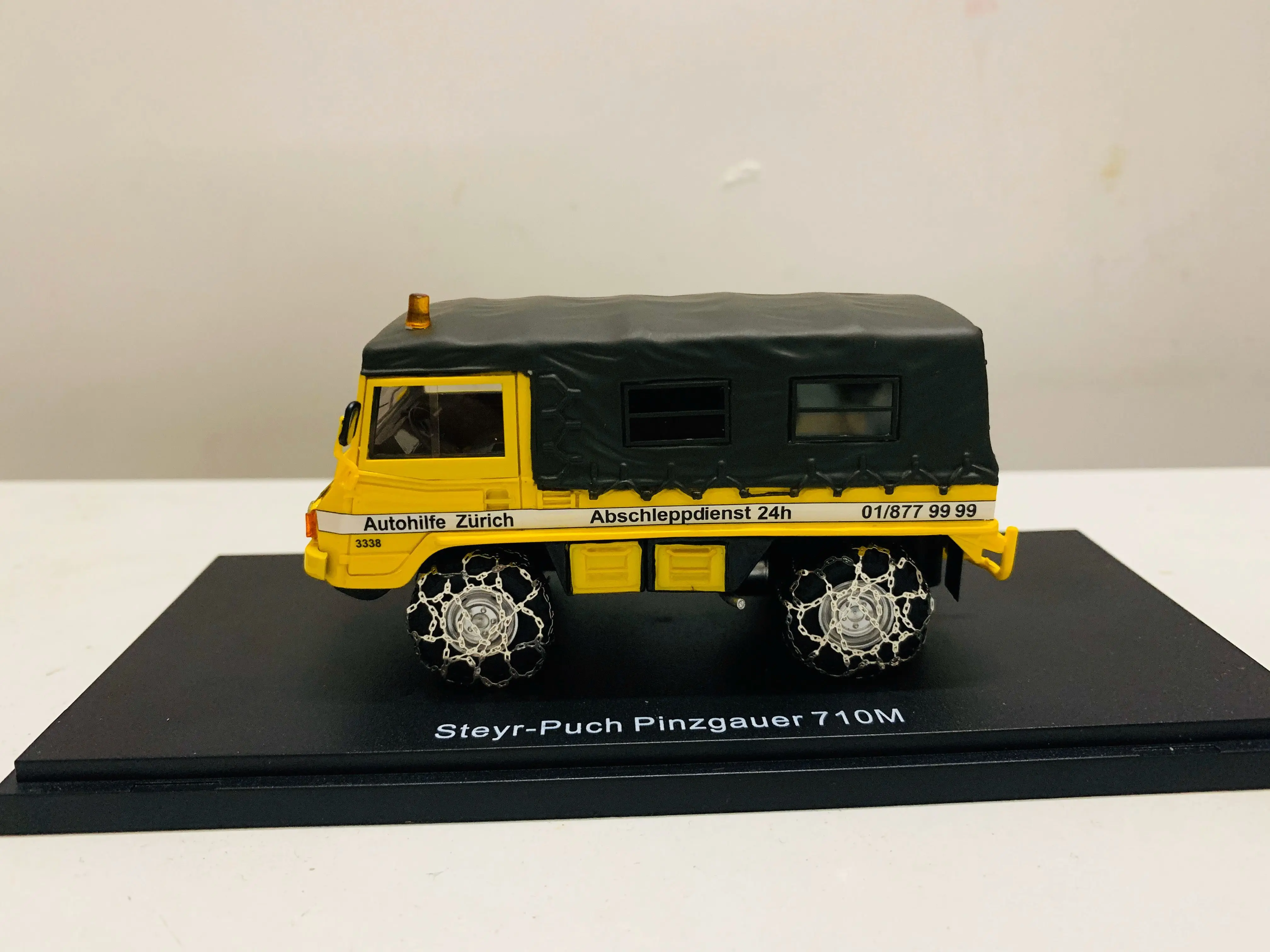 โมเดลเรซิน1/43รถ Steyr-Puch pinzgauer 710เมตรสีเขียวไม่มีกล่องสี