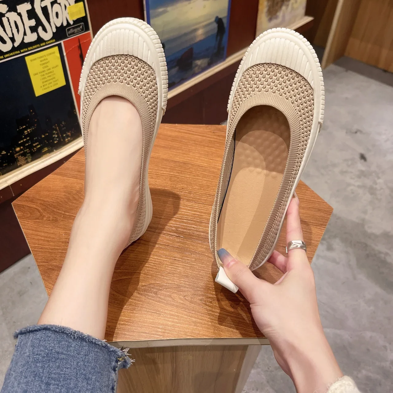 2024Shallow Mouth Casual Woman Shoe Slip-on Round Toe Female Footwear Loafers With Fur Soft New Slip On Summer Moccasin r