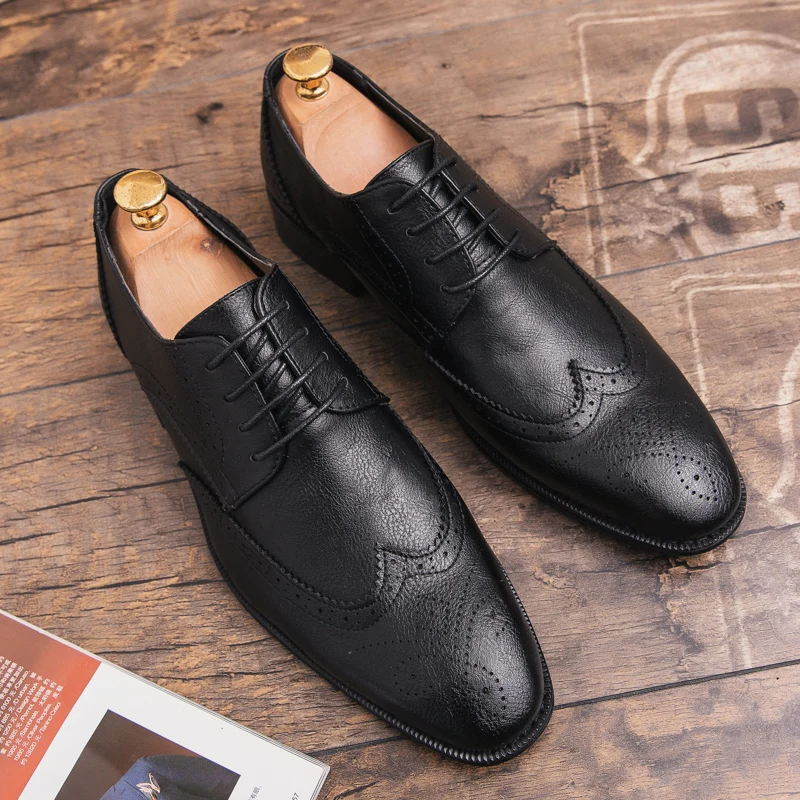 

Designer's New Men's Genuine Leather Shoes Banquet Dress Shoes Pointed Brogue shoes Men's Suit Shoes Versatile Free Delivery