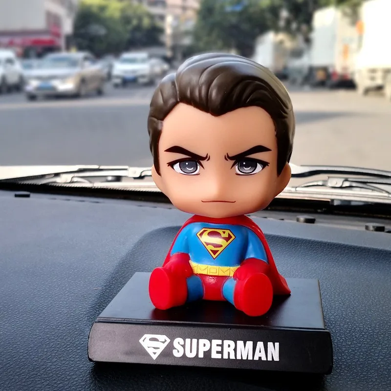 Versão Q de Batman Figuras de Brinquedo Dos Desenhos Animados Bobble Head Boneca Enfeites de Carro Os Vingadores da Marvel Tampão Capitão Spiderman Modelo Boneca