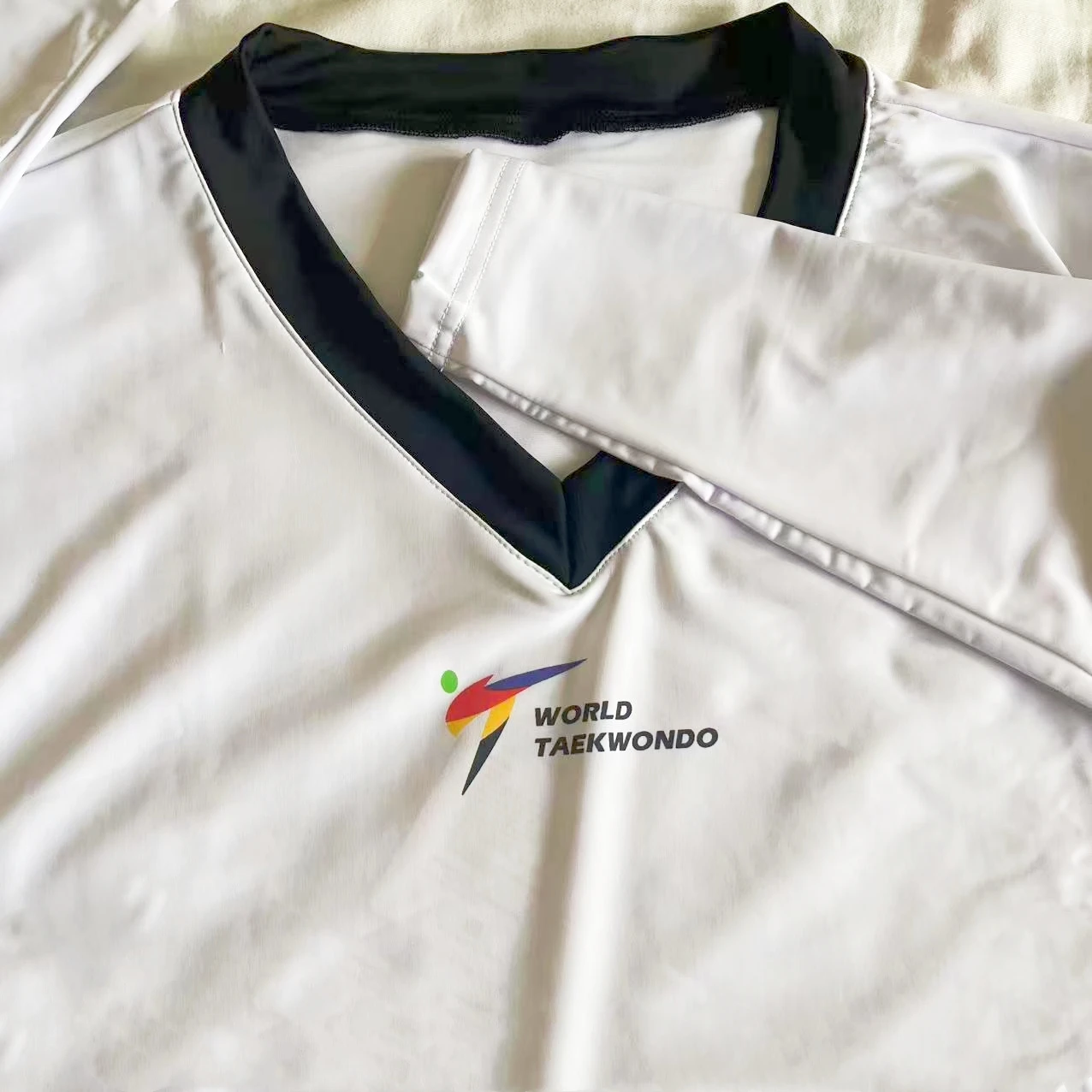 جديد حار بيع ضيقة زي التايكوندو التجفيف السريع لمط 110-200 سنتيمتر الاطفال الكبار أسود أبيض طوق المبتدئين دعوى