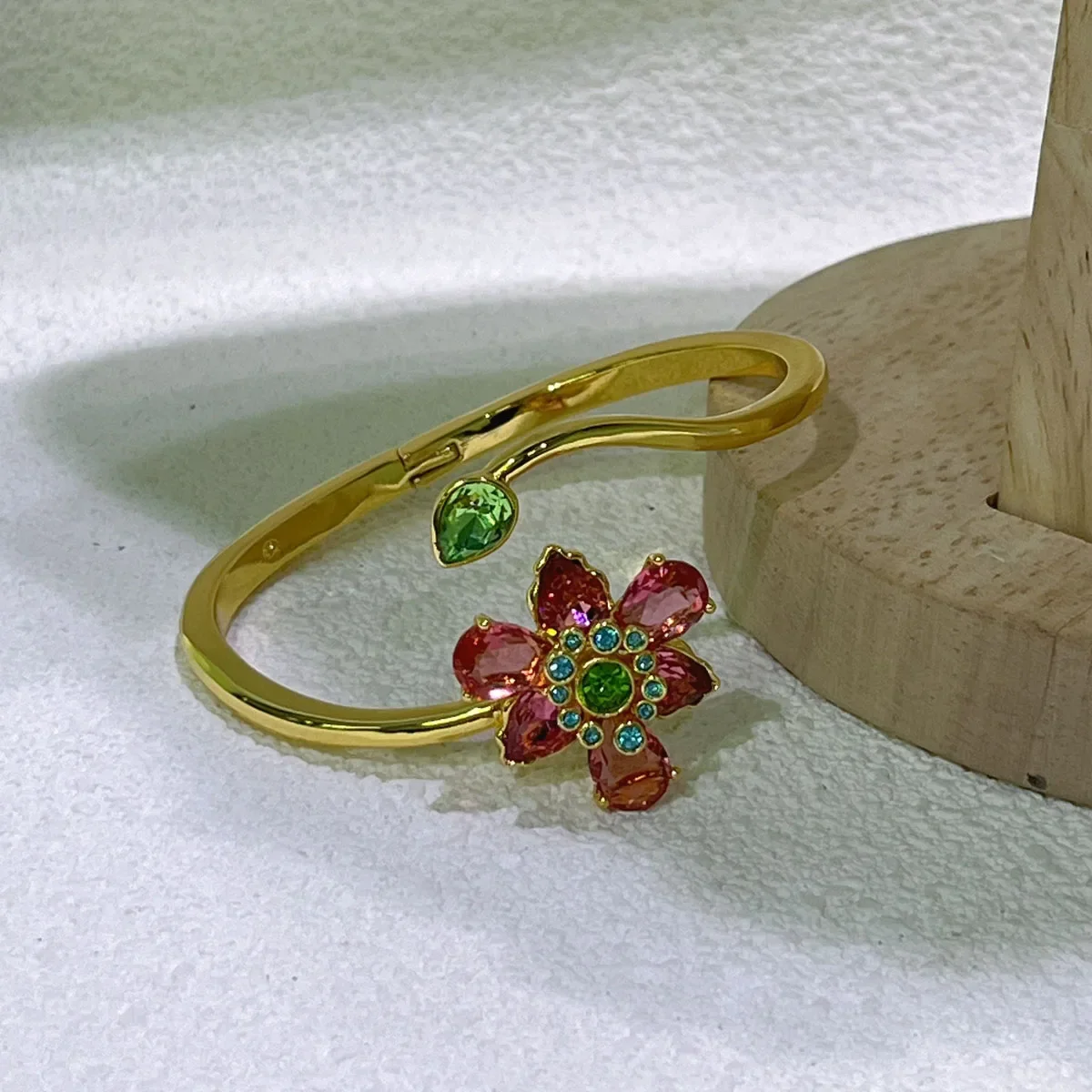 Originele sieradenset nieuwe kleur bloem kristal boetiek onregelmatige oorbel prachtige ketting ring armband huwelijkscadeau voor vrouwen