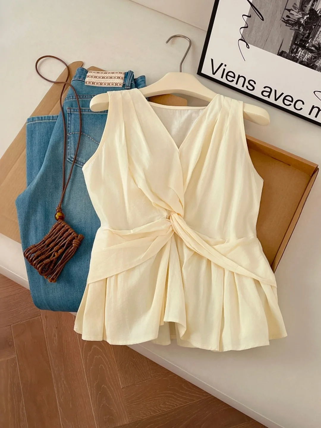 

Pure Color V-Neck Shirt Women's Style Summer 2026 New Korean Version Slimming Sleeveless Top Commute Style Loose Fit Cotton