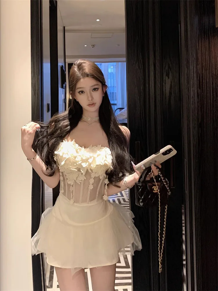 

Faionable Sweet And Spicy Girl Outfit Women's Summer 2025 New 3D Flower Tube Top And ter Ne Skirt Two-Piece Set