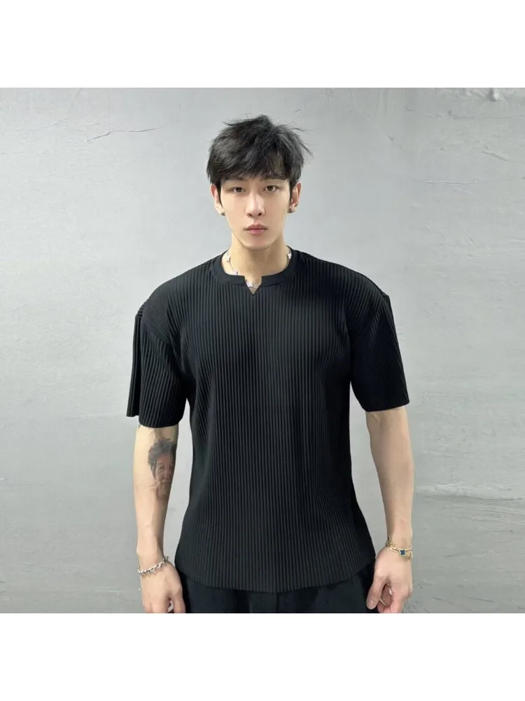 Man T-shirt Summer V-neck Fold Loose Fitting Solid Color Breathable Leisure Motion Body Building Short Sleeved Korea