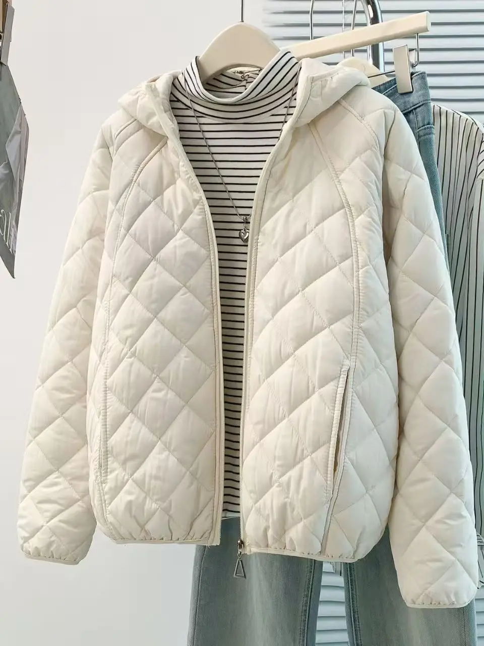 Women's Lightweight Warm Cotton Jacket Hooded Short Loose Style Autumn Winter Outerwear Casual Comfortable Coat Zipper Closure