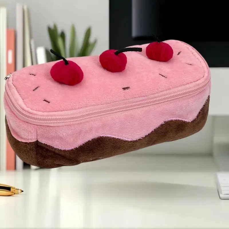 ตุ๊กตาดินสอ Kawaii เชอร์รี่เค้กออกแบบปากกากระเป๋า Fuzzy Organizer กระเป๋าสําหรับสาวโรงเรียนเครื่องเขียน