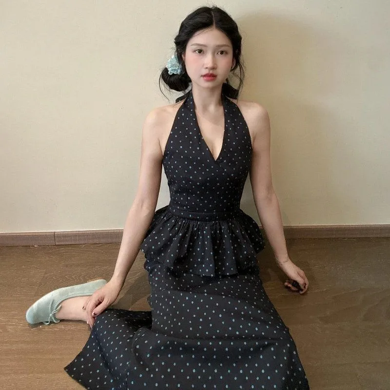 French Pure and Sexy V-neck Halter Crop Top Slimming Top Paired with A Polka - Dot Midi Skirt, A Two - Piece Set for Hot Girls