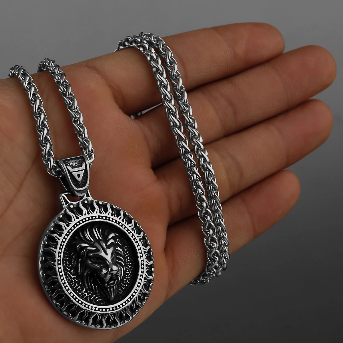 Titanium Steel Lion Pendant Slavic God Sun Domineering Amulet Necklace Men\'s Pendant Birthday Gift Wholesale