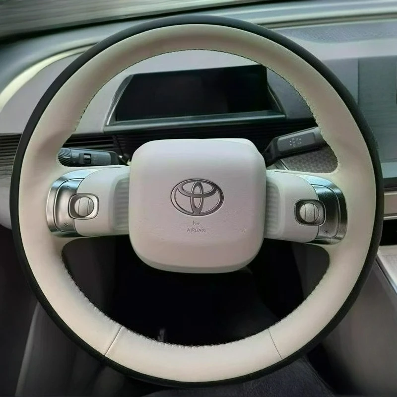 

Чехол на руль автомобиля из износостойкой нескользящей черной молочно-белой кожи ручной работы для Toyota bZ 3X 4X