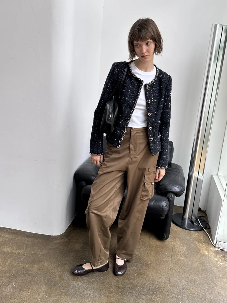 

Пальто KotWai Ngai из коллекции Осень-Зима, сине-черное, из ткани Camere, с золотой отделкой, приталенное, класса люкс, женская верхняя одежда