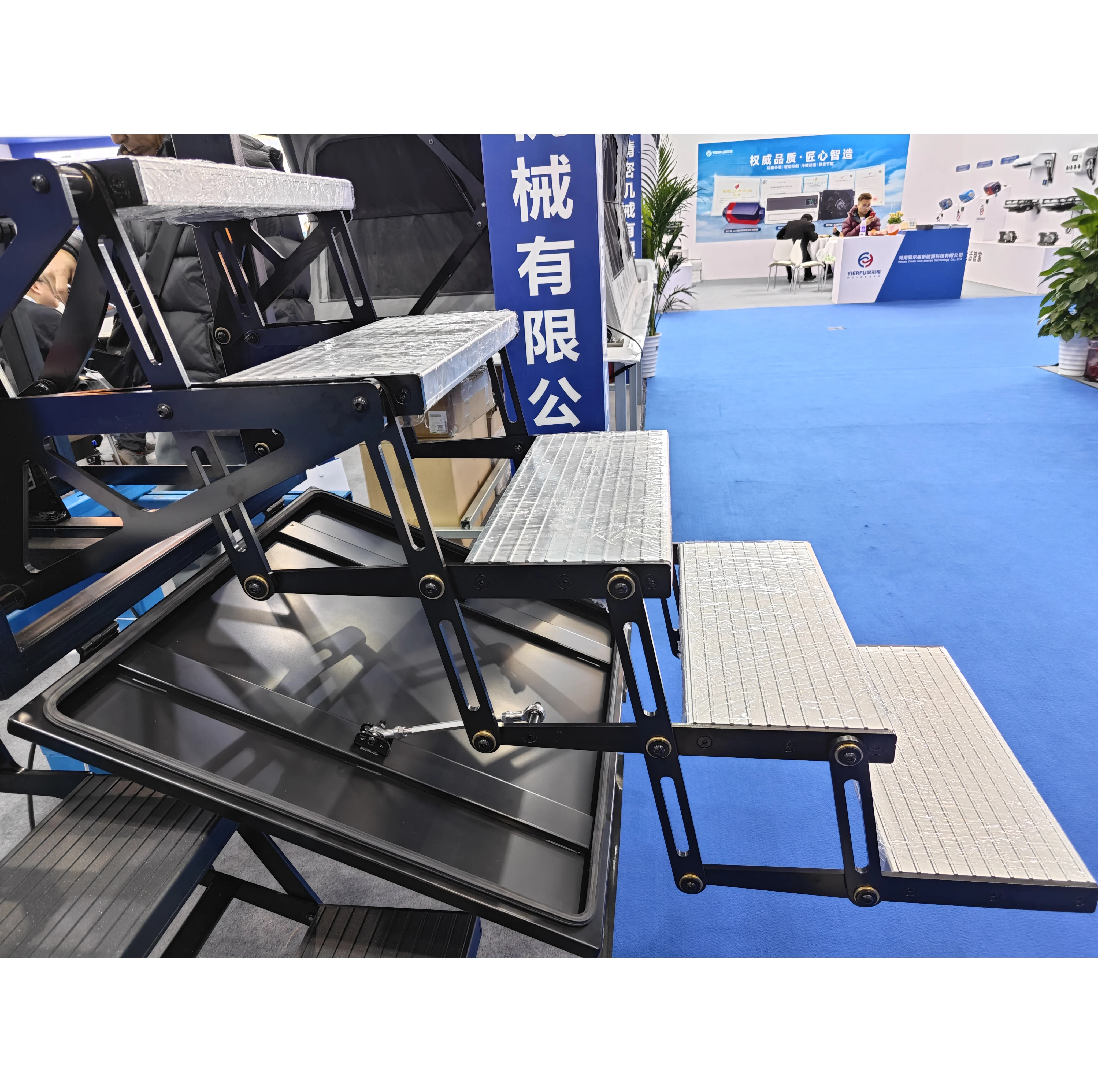 

High Quality Four-Step Aluminum Alloy Electric Folding Steps with Locks for RV and Heavy Truck Big Truck
