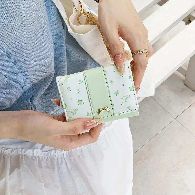 Floral Print Faux Leather Wallet Gold Bow Decoration Multiple Card Slots Portable Purse for Travel Outdoor Commute