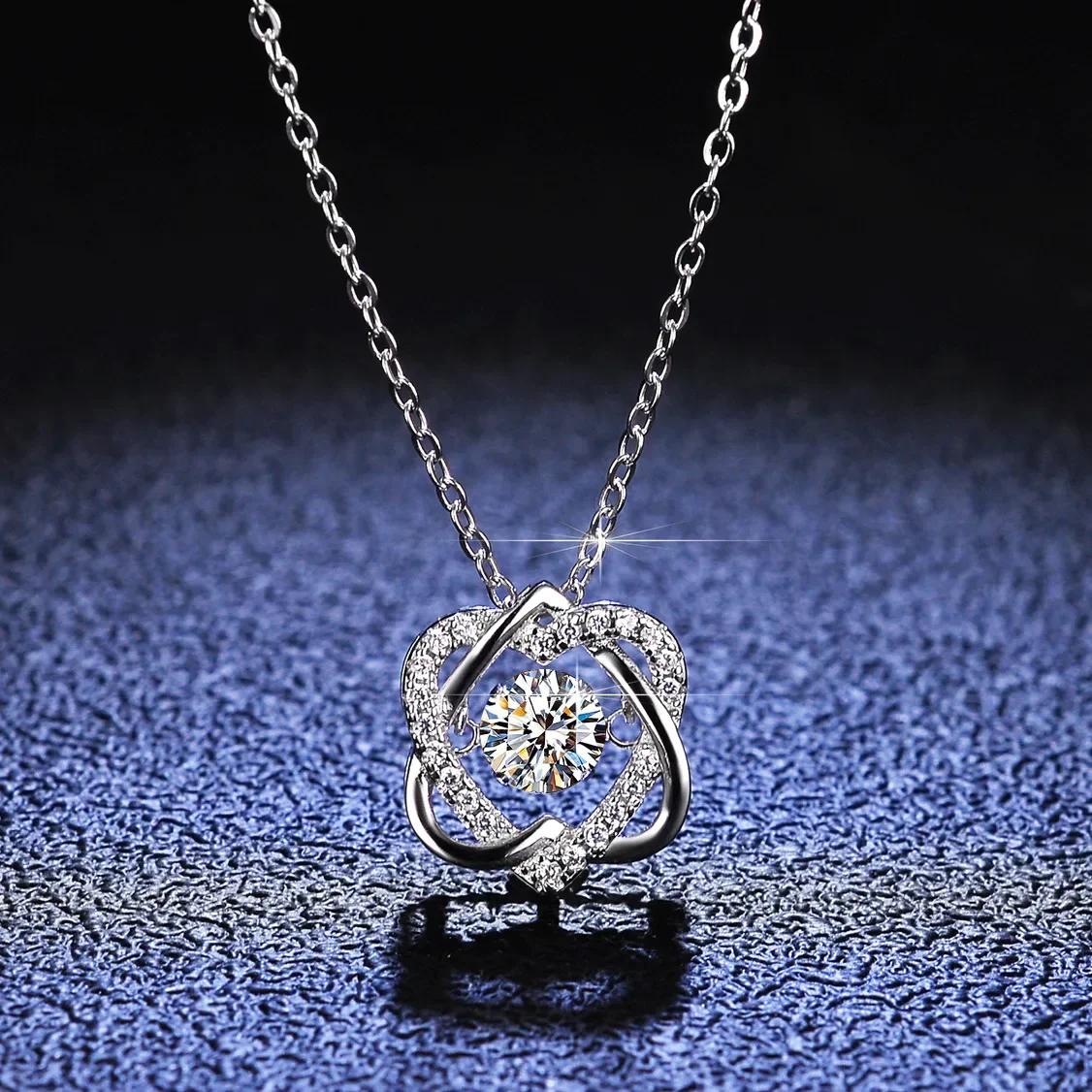 

S925 Sterling Silver Pendant Moissanite Smart Necklace Women's Hexagram Beating Heart Silver Pendant Clavicle Chain