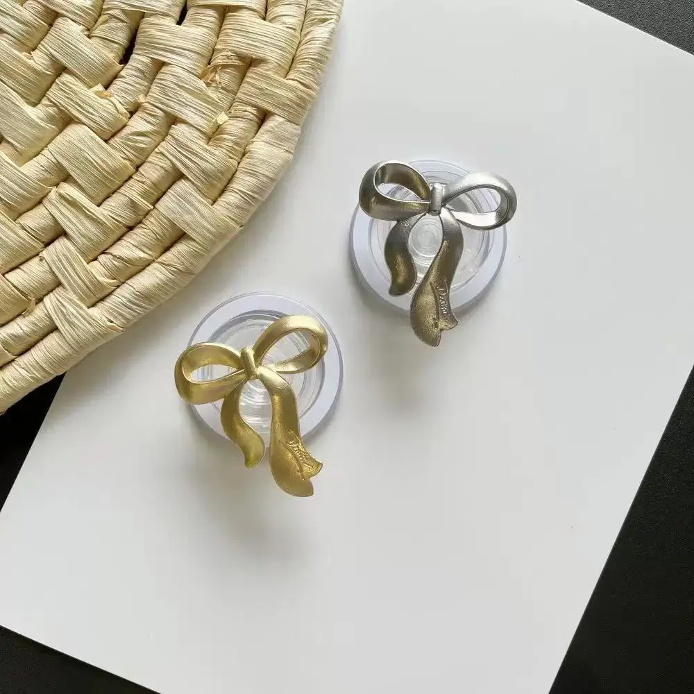 

Cute Silver Matte Bowknot Clear For Magsafe Phone Magnetic Griptok Stand For iPhone Funny Foldable Wireless Charging Case Holder