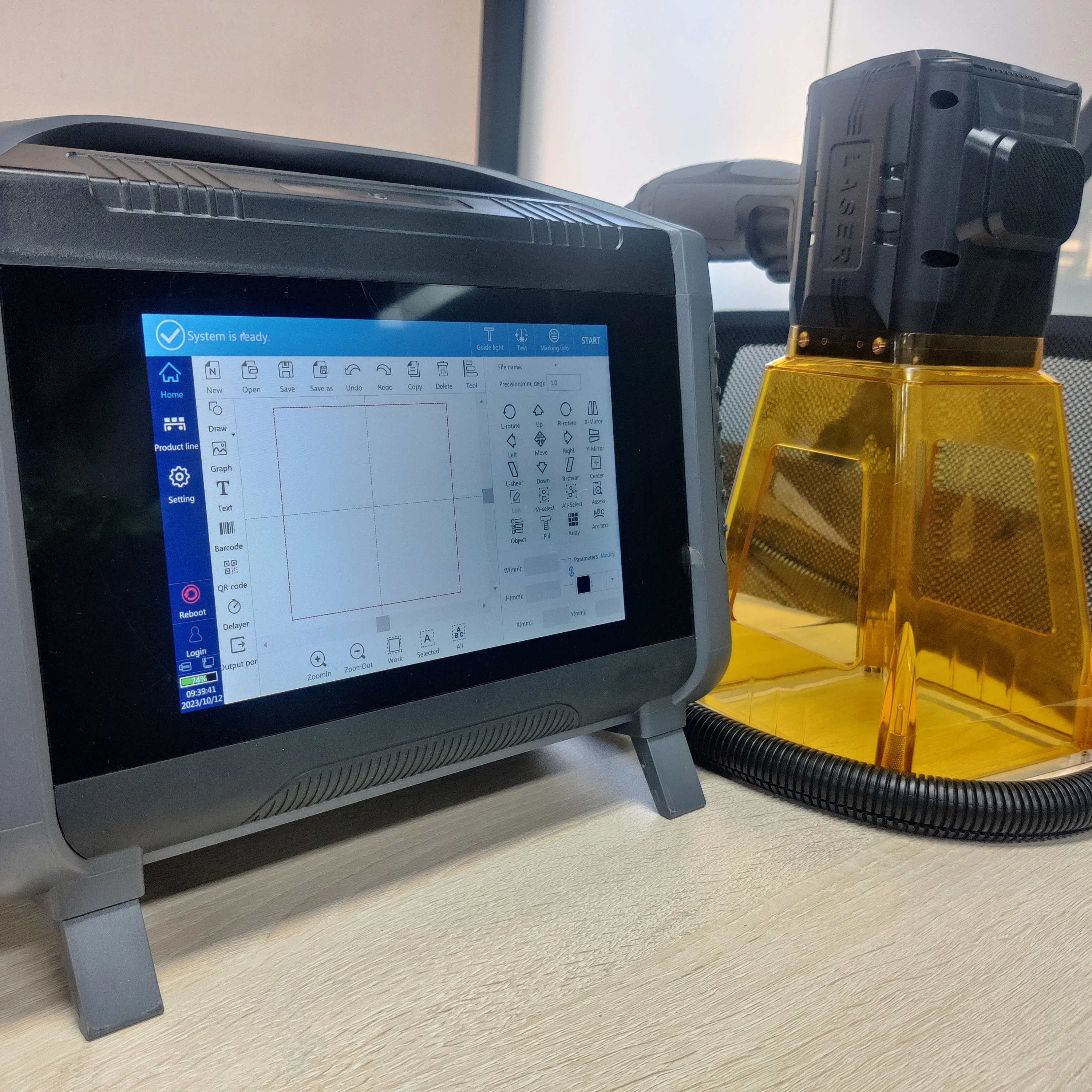 آلة الوسم بالليزر المحمولة الصغيرة 20 واط آلات الحفر بالليزر اللحمية لوضع العلامات بالليزر المحمولة لزجاج الإطارات البلاستيكية