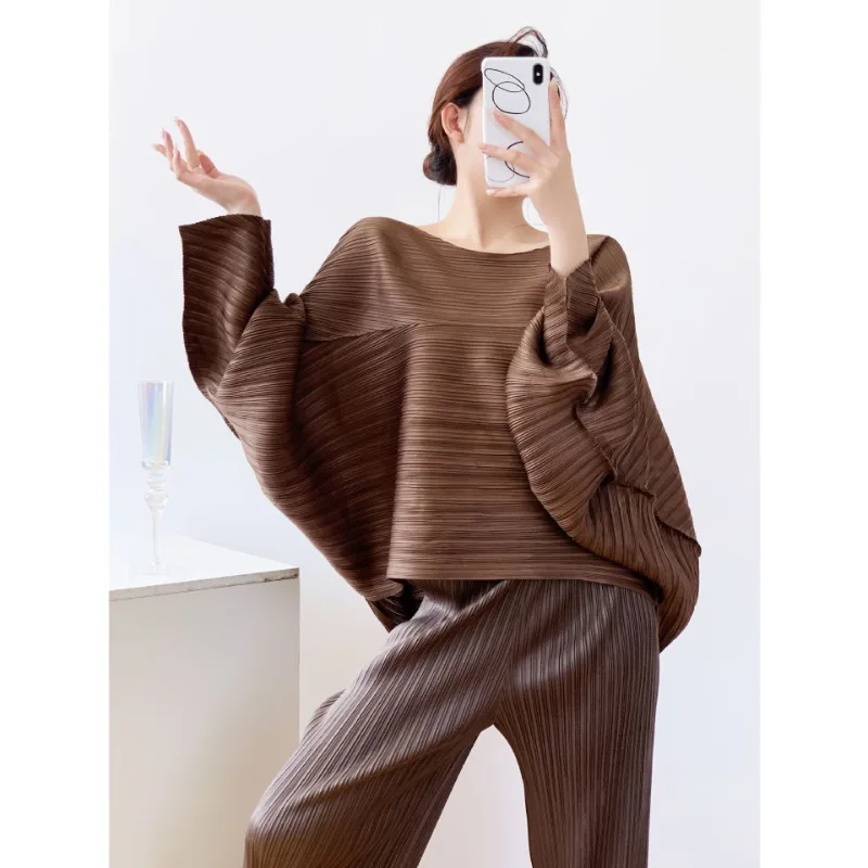 

Miyake Pleated Solid Color Round Neck Top 2025 Autumn New Item for Women's Casual Temperament Bat Sleeve Shirt T-shirt