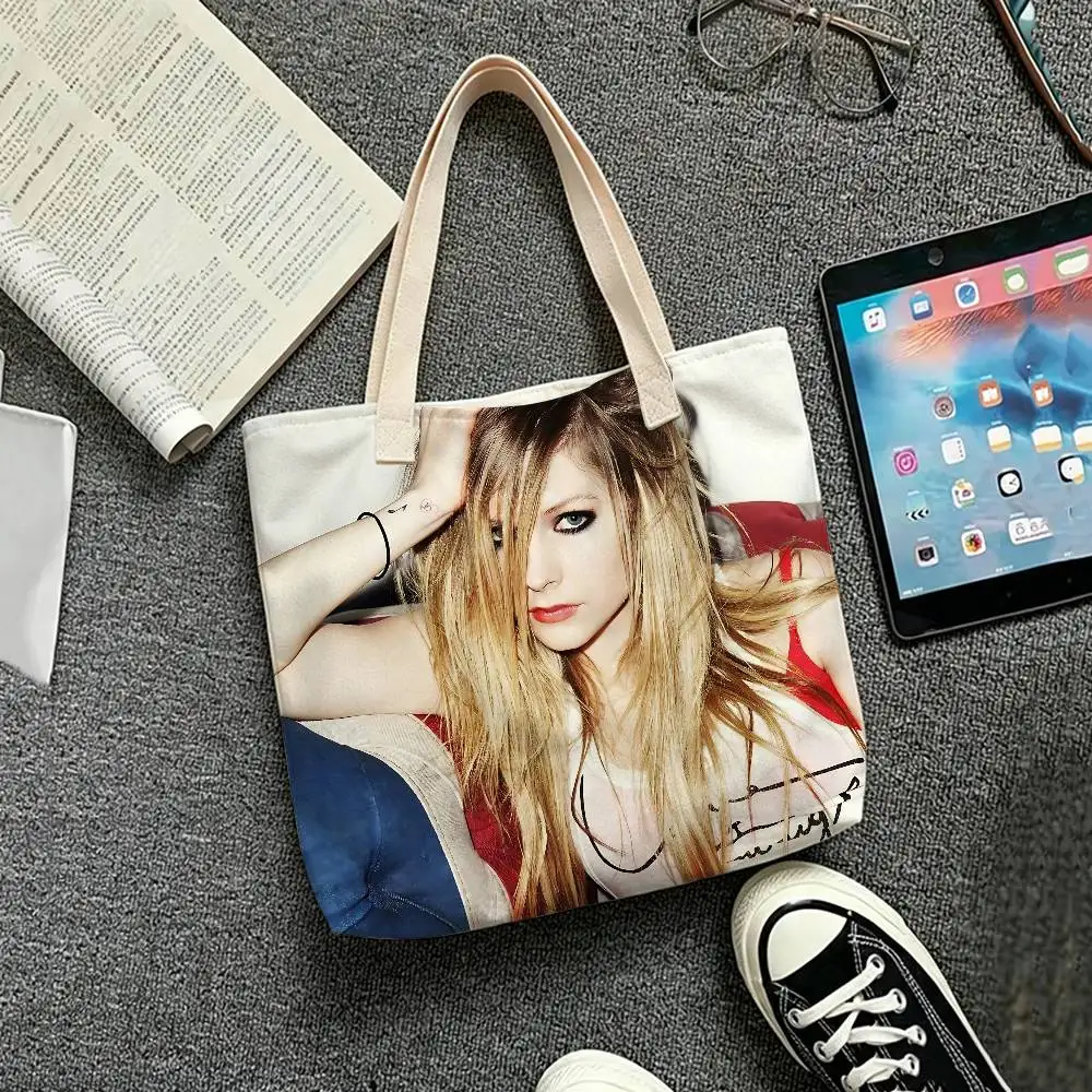 Singer Punk A-Avril Lavigne, Tragetasche aus Leinenmischgewebe, Baumwolle-Polyester, wiederverwendbar, umweltfreundlich, Handtasche, Aufbewahrung, Einkaufstasche, für den täglichen Gebrauch. – Detail 13
