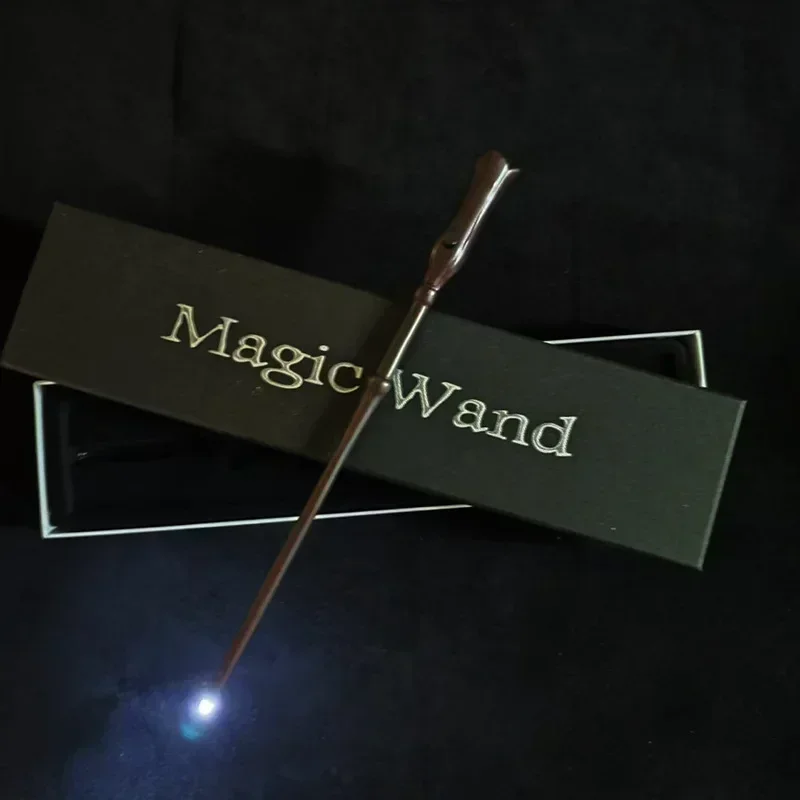 Harry Potters leuchtender Zauberstab, die Hogwarts-Zauberstab-Serie und Hermine Grangers Zauberstab sind Rollenspiel-Requisiten für Zauberer. – Detail 25