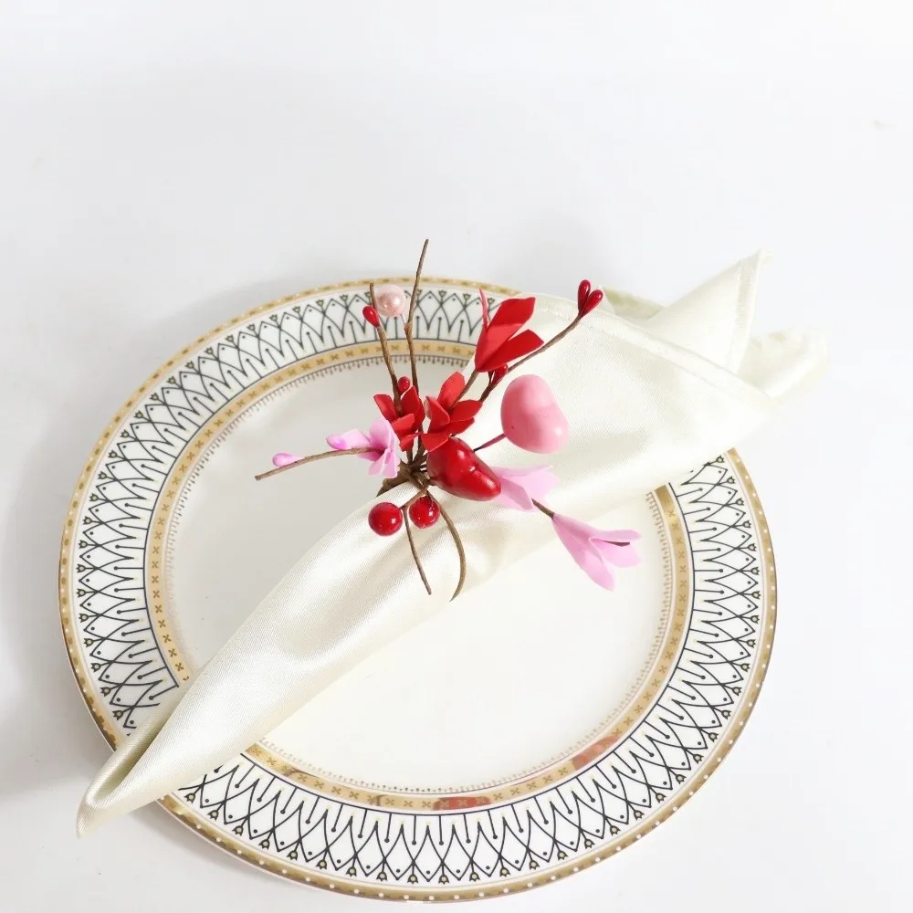 5PCS Artificial Flower Napkin Ring Elegant Romantic Design Napkin Holder Heart Symbol Napkin Buckle Valentine's Day