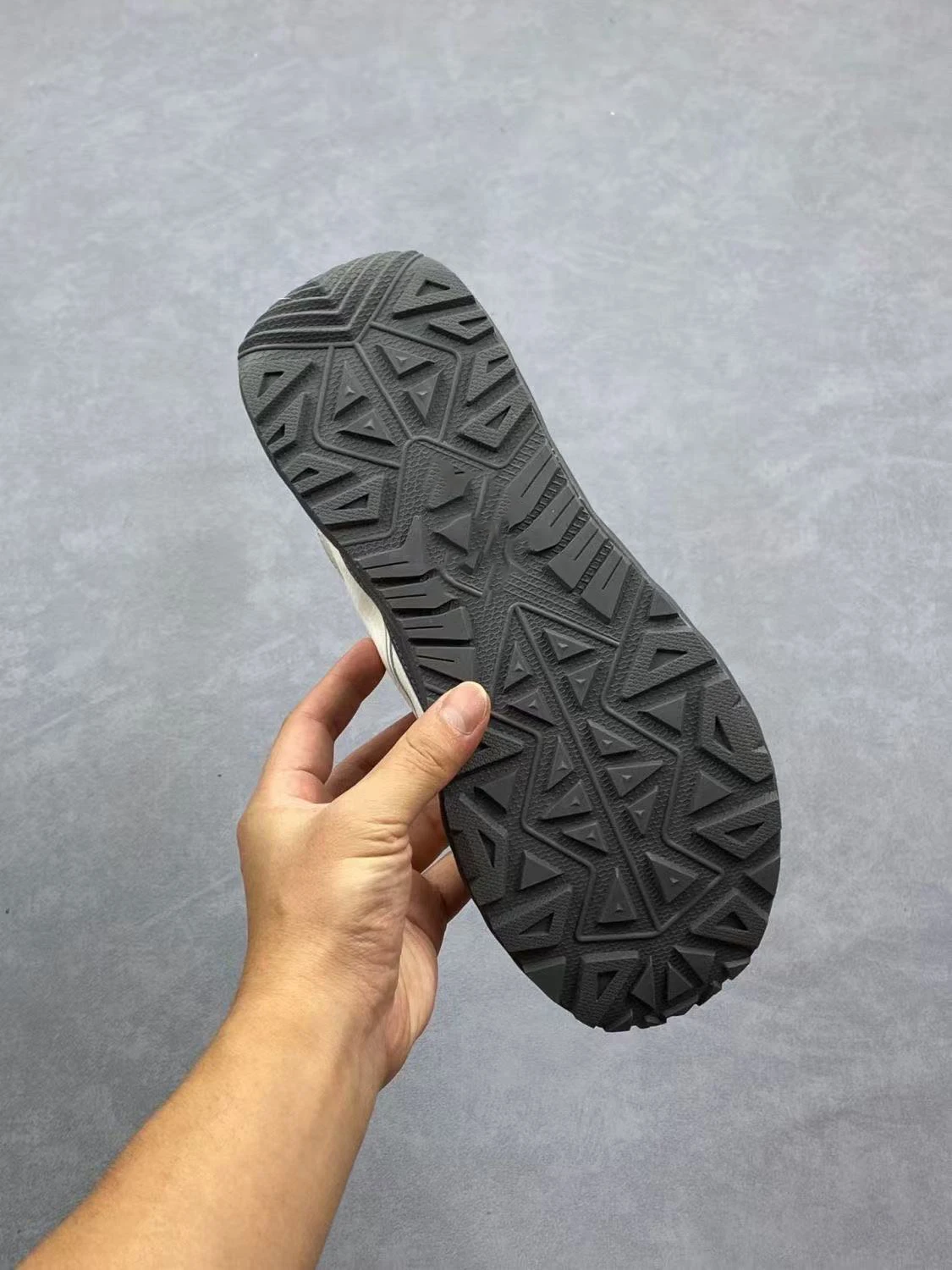 أحذية رياضية كاجوال للجنسين مضادة للانزلاق للمشي لمسافات طويلة أحذية رياضية مريحة للجري مقاومة للانزلاق أحذية المشي/الركض