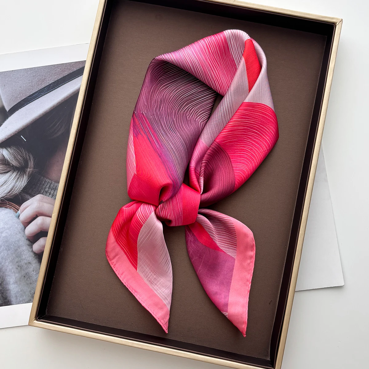 Design-Druck-Schal Seidenimitat-Schal Damen Quadratische Haarbänder Foulard Damen-Bandana Halstuch Stirnbänder 2026 Neu – Detail 4