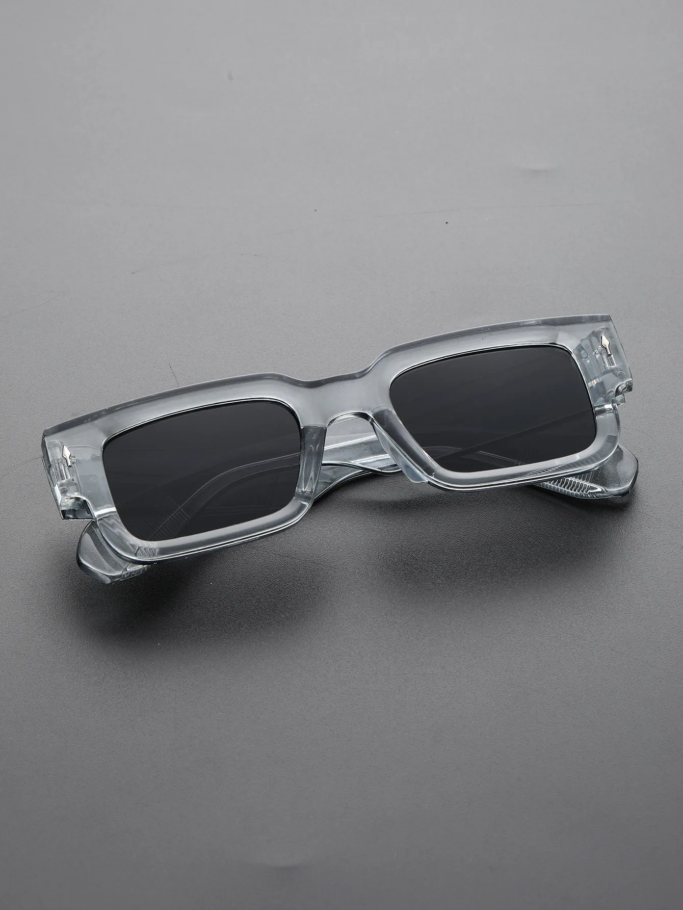 1PC Unisex Square Plastic Frame Trendy Classic Sunglasses For Outdoor Travel UV Protection Accessories