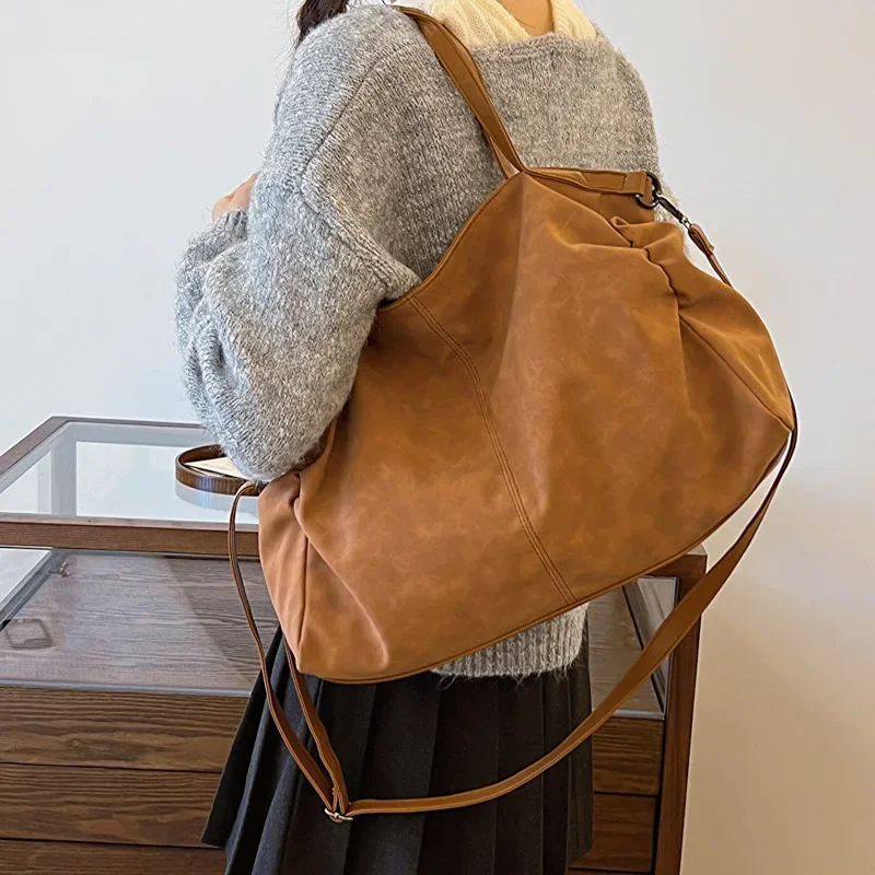 Nowe zamszowe torebki Totes Casual Trave Handbag Totes Duży rozmiar Torby na zakupy Torby na ramię w stylu punk Torba na zakupy dla kobiet sac