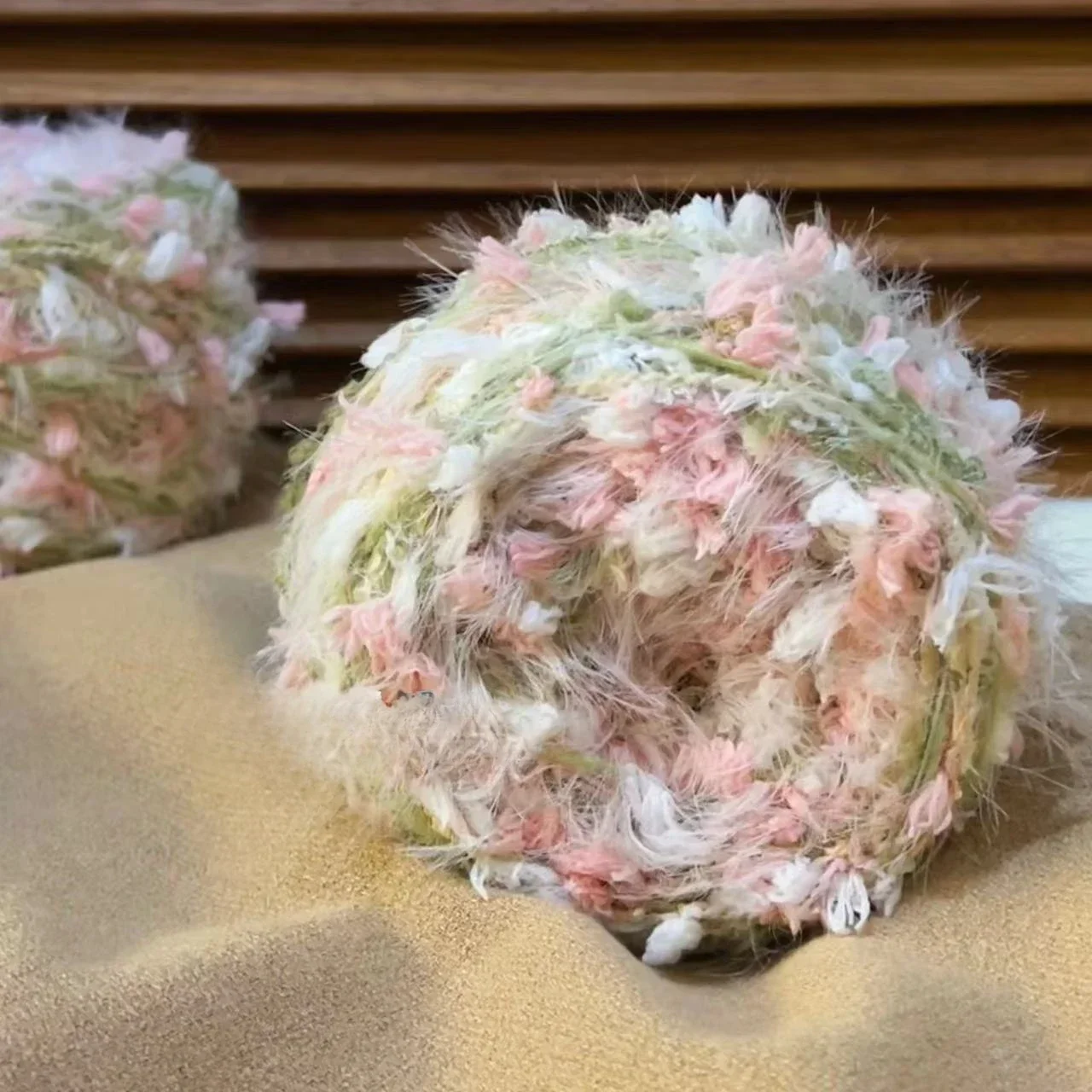 

125g Mixed Knitting Yarn Romantic Super Soft New Featured DIY Hand Woven Mixed Yarn Ball Scarf, Hat, Sweater Bag Gift