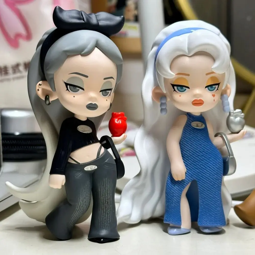Dolores Blind Box Anime Action Figure Cute 2023 Autumn and Winter Collection Presentation Limited Mystery Box Doll Girl Gift Toy