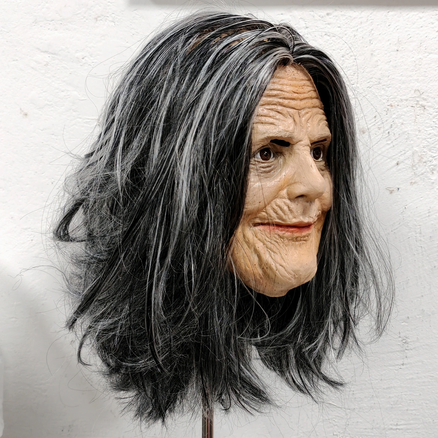 Perruque cousue grise pour adulte, avec masque facial en caoutchouc, accessoire de Costume de vieille grand-mère d'halloween pour fête Cosplay