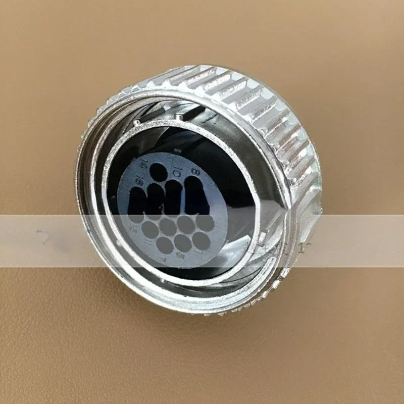 208488-1 16 way round connector metal housing threaded installation