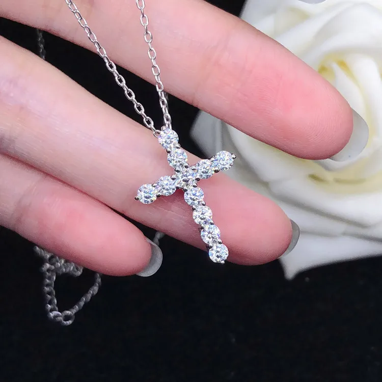 

Boutique PT950 platinum moissanite necklace ladies cross broken diamond pendant fashion platinum moissanite clavicle chain