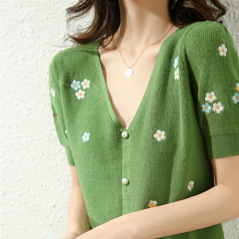 Spring and Summer New Fine Imitation Wool Sweater Women\'s Embroidered Small Flower V-Neck Knitted Sweater Thin Top Green Jacket